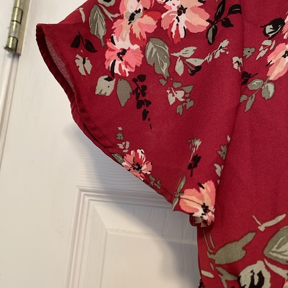 Girls' Floral Romper/ High-Low
Dress Size Small Burgundy Pink Dress Shorts - Picture 8 of 11